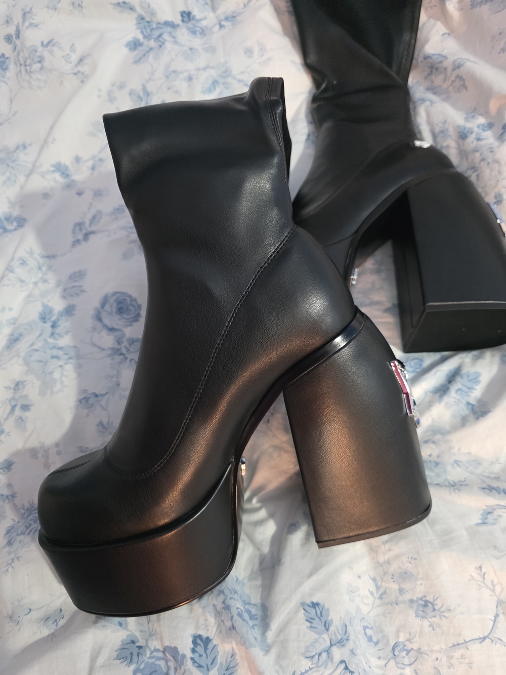 Black Platform Block Heel Ankle Boots - Women's Fashion Boots